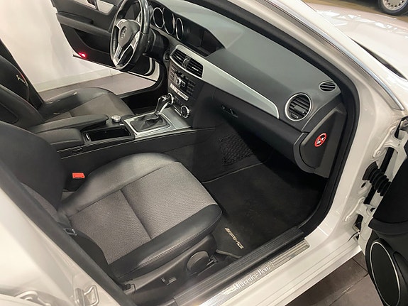 Mercedes-Benz C220 22 of 24