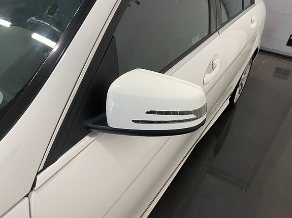 Mercedes-Benz C220 8 of 24