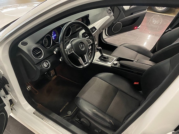 Mercedes-Benz C220 19 of 24