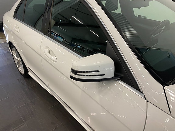 Mercedes-Benz C220 16 of 24