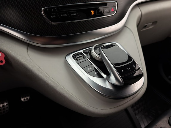 Mercedes-Benz V250 d 30 of 30