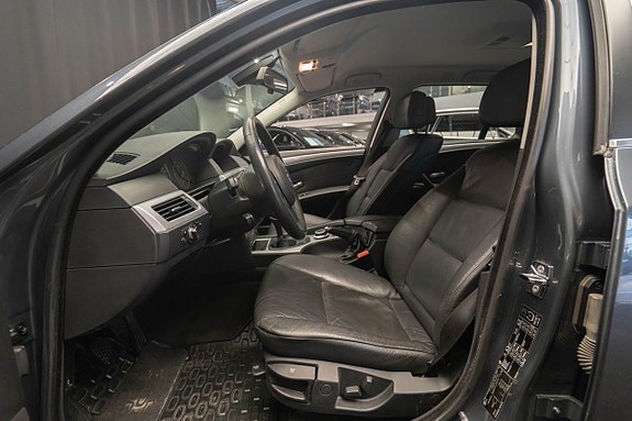BMW 523i 15 of 18