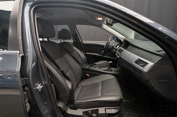 BMW 523i 16 of 18