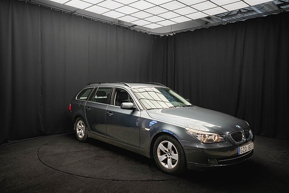 BMW 523i 4 of 5