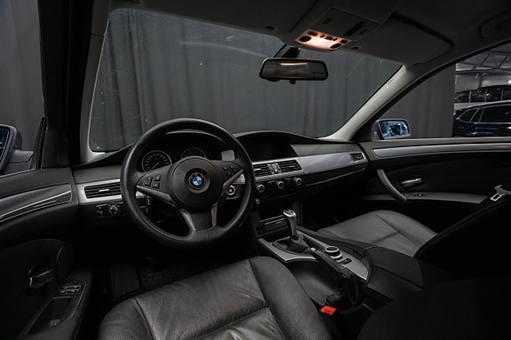 BMW 523i 10 of 18