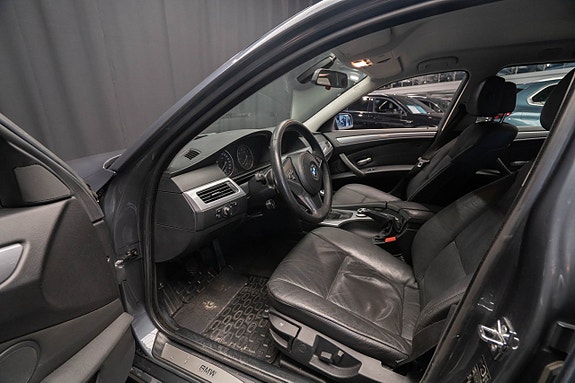 BMW 523i 14 of 18