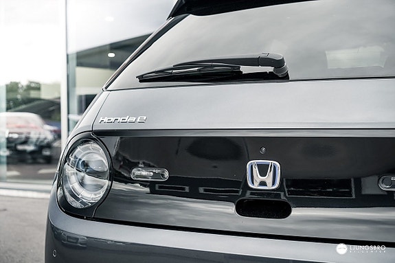 Honda e 4 of 23