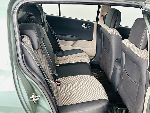 Renault Megane 14 of 16