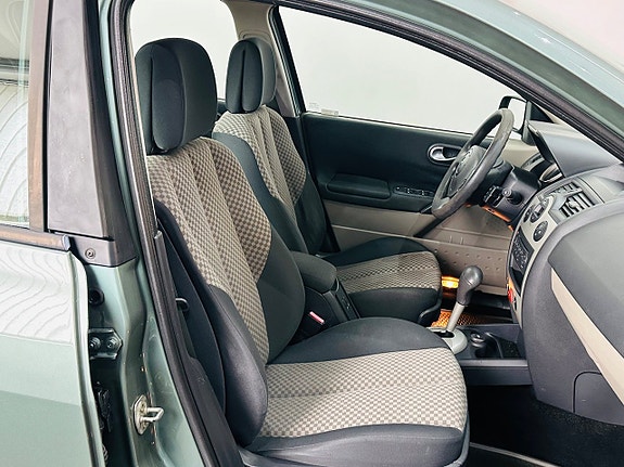 Renault Megane 11 of 16