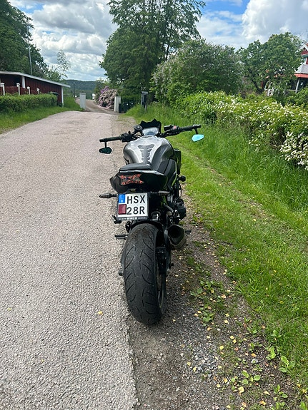Kawasaki Z900 3 of 5