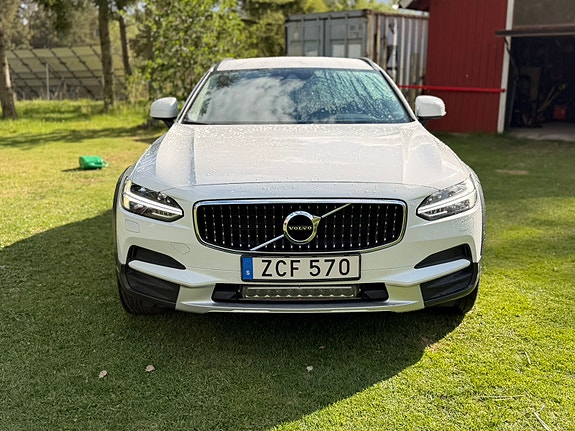 Volvo V90 Cross Country 4 of 15