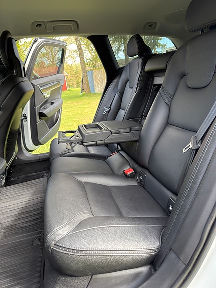 Volvo V90 Cross Country 9 of 15