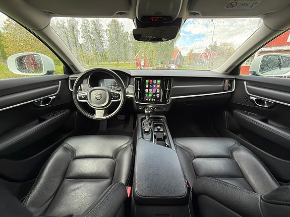 Volvo V90 Cross Country 5 of 15