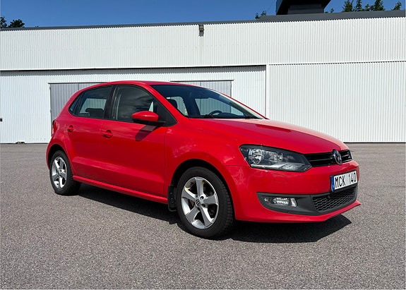 Volkswagen Polo 2 of 5