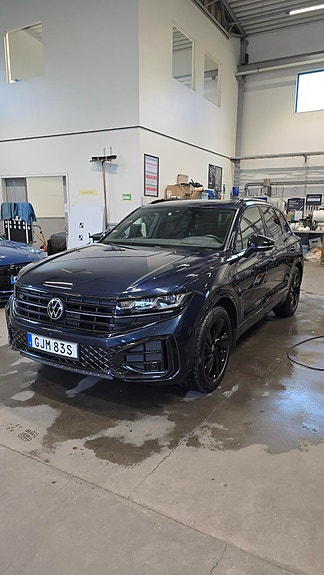 Volkswagen Touareg 4 of 5