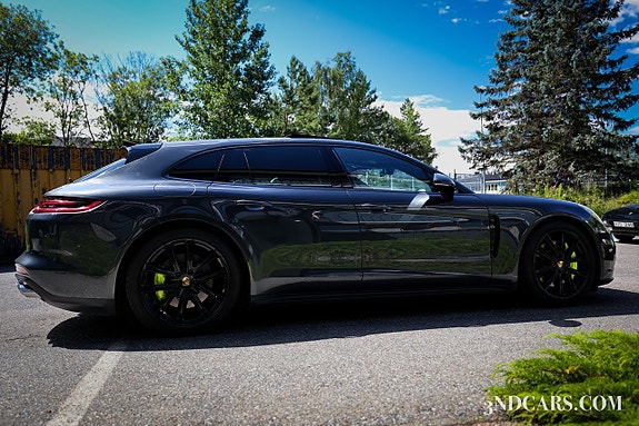 Porsche Panamera 4 12 of 30