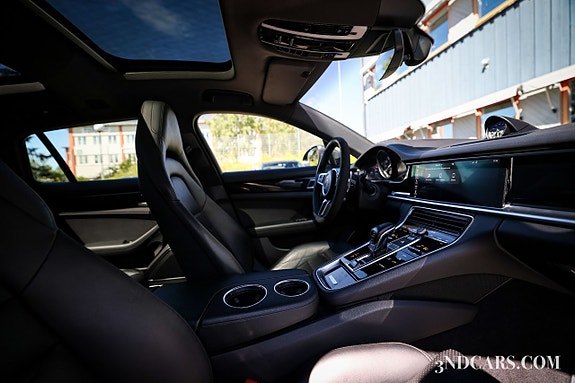 Porsche Panamera 4 25 of 30