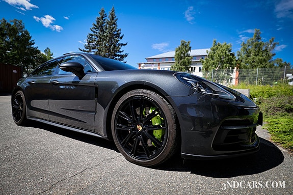 Porsche Panamera 4 13 of 30