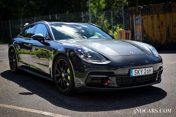 Porsche Panamera 4 8 of 30