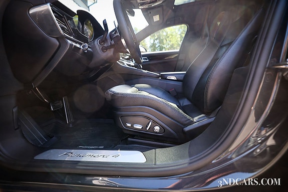 Porsche Panamera 4 18 of 30