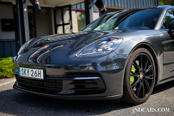 Porsche Panamera 4 9 of 30