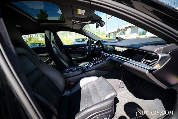 Porsche Panamera 4 23 of 30