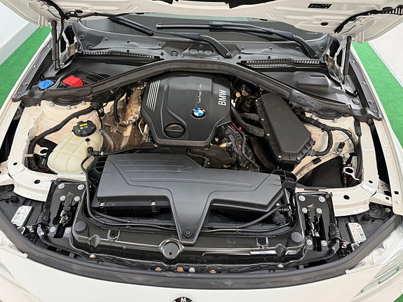BMW 320d 30 of 30