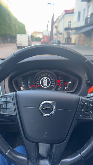 Volvo V40 6 of 8