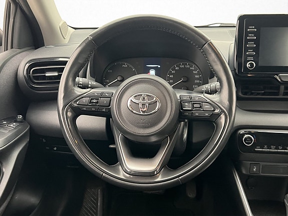 Toyota Yaris 11 of 29