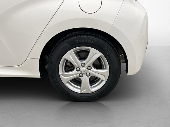 Toyota Yaris 27 of 29