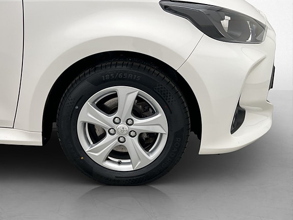 Toyota Yaris 29 of 29