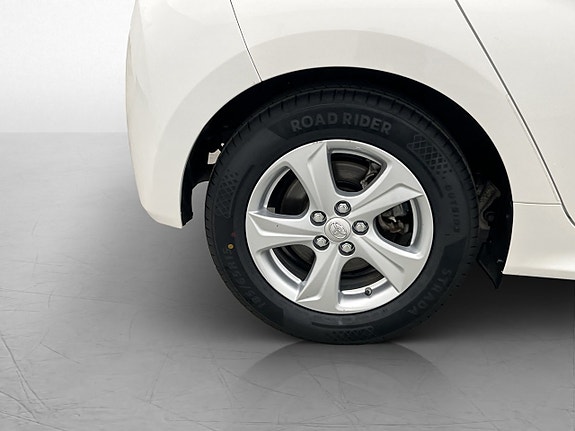 Toyota Yaris 28 of 29