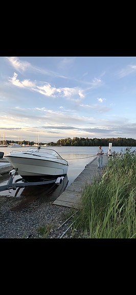 KMV 2100 – Klassisk norsk daycruiser med V8, trailer och renoverat drev 3 of 5