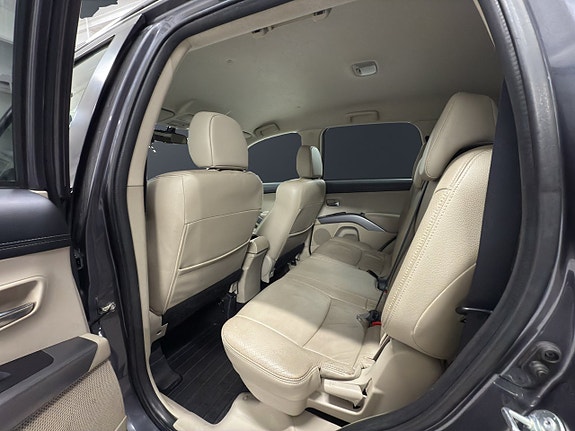 Mitsubishi Outlander 9 of 17