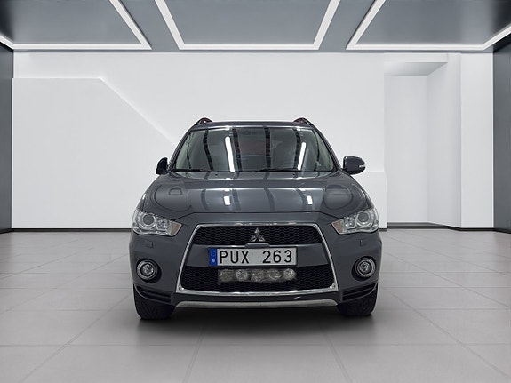Mitsubishi Outlander 3 of 5