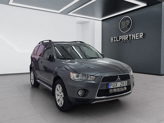Mitsubishi Outlander 2 of 5