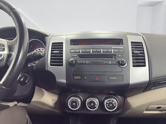 Mitsubishi Outlander 13 of 17