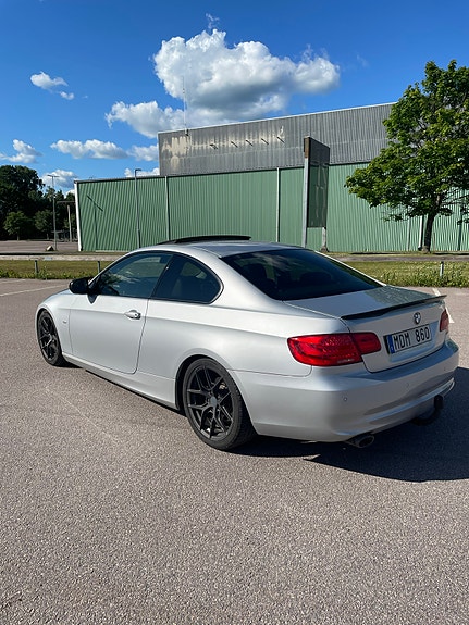 BMW 320d 3 of 5