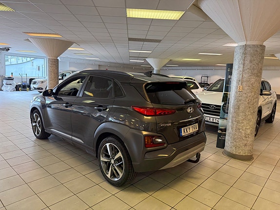 Hyundai Kona 2 of 5
