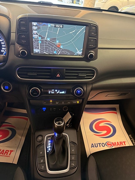 Hyundai Kona 8 of 12