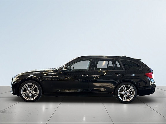 BMW 320d 4 of 5