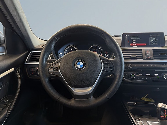 BMW 320d 9 of 20