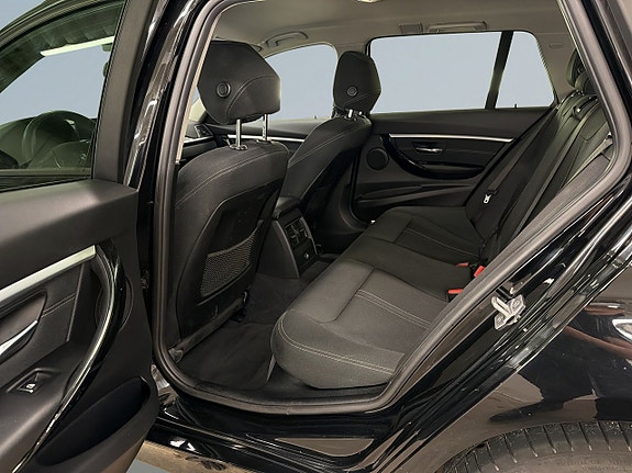 BMW 320d 13 of 20
