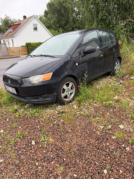 Mitsubishi Colt 2 of 5