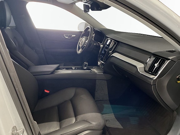 Volvo V60 Cross Country 5 of 5