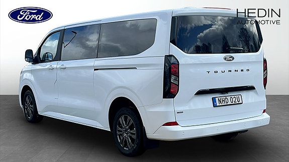 Ford Custom Tourneo 2 of 9