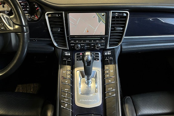 Porsche Panamera 4S 12 of 19