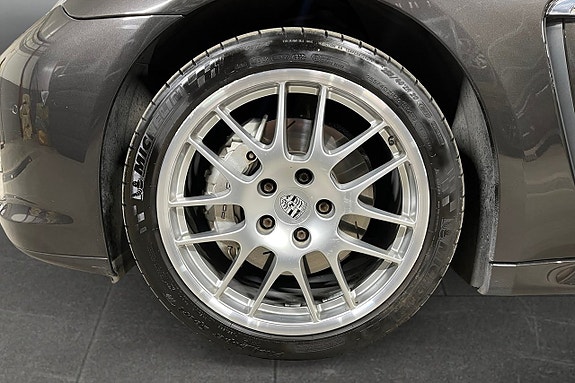 Porsche Panamera 4S 18 of 19