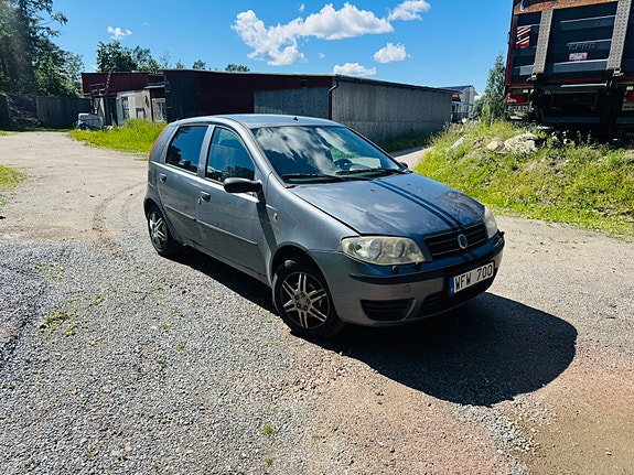 Fiat Punto 2 of 10