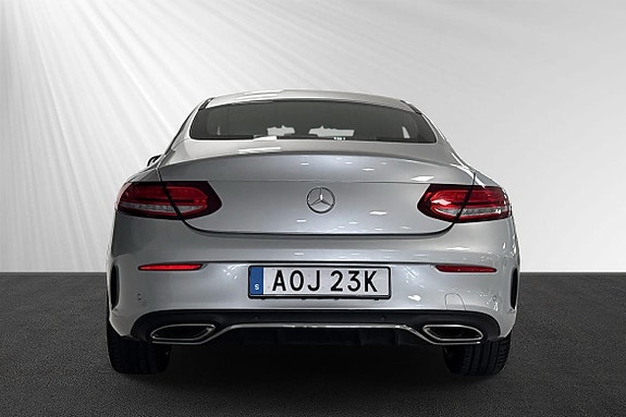 Mercedes-Benz C200 2 of 9